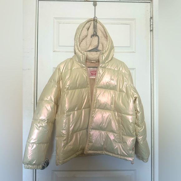 Levi’s woman’s puffer jacket - Picture 1 of 3